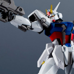 GUNDAM UNIVERSE Figurine GAT-X105 Strike Gundam Bandai