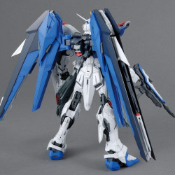 GUNDAM Master Grade Strike Freedom Gundam Ver.2.0 Bandai Gunpla