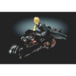 FINAL FANTASY VII: ADVENT CHILDREN figurines Cloud and Fenrir