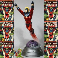 Captain Marvel Statue Bowen Action Pose