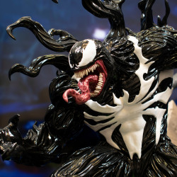 Figurine Venom Deluxe Gallery Diorama Diamond Select Spider Man