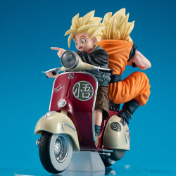 Figurine Super Saiyan Goku & Super Saiyan Son Gohan & Motorbike Desktop Real McCoy Megahouse Dragon Ball Z