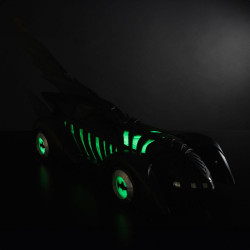 Réplique Batmobile Glow in the Dark Edition McFarlane Toys Batman Forever