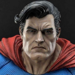 BATMAN THE DARK KNIGHT Statue Superman Prime 1