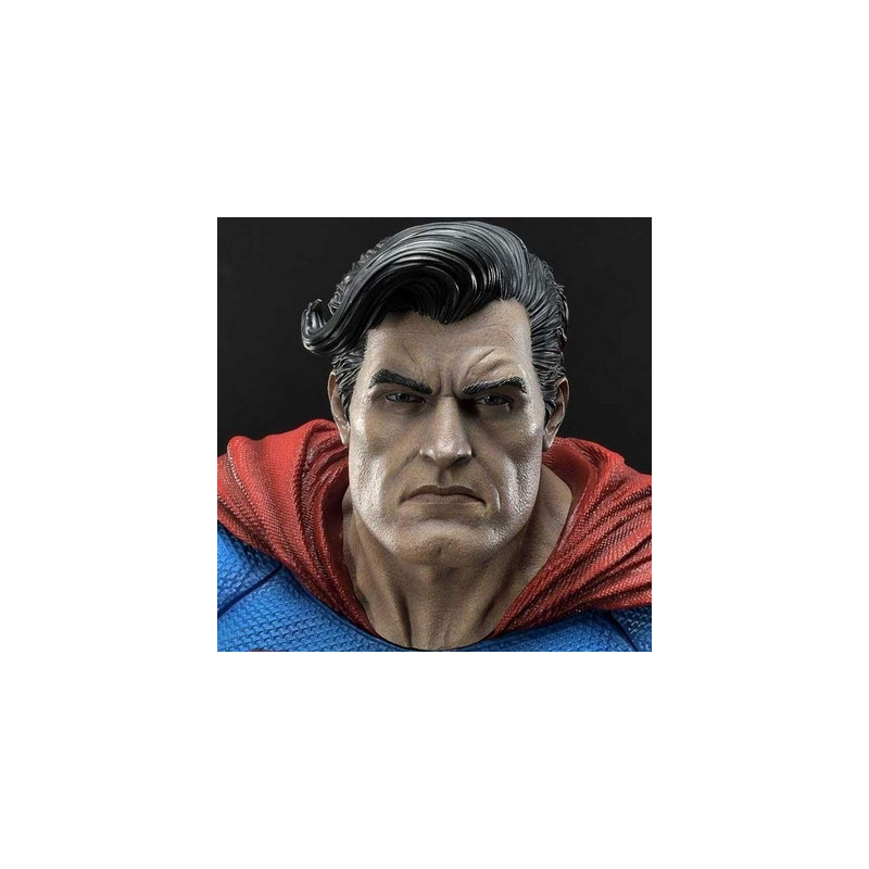 BATMAN THE DARK KNIGHT Statue Superman Prime 1